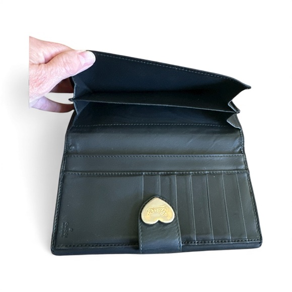 Vintage Gucci Black GG Wallet w/ Silver Heart Snap | Classic Designer Luxury - Picture 6 of 8